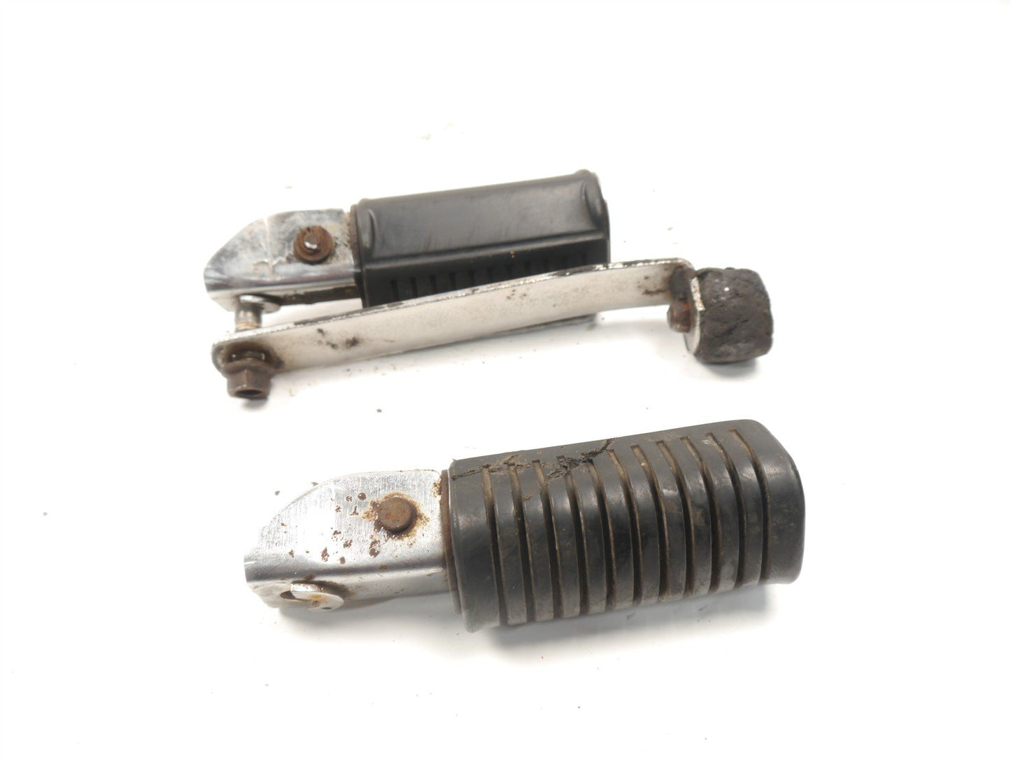 HONDA CB650 SC NIGHTHAWK 1982 REAR PEGS FOOTRESTS