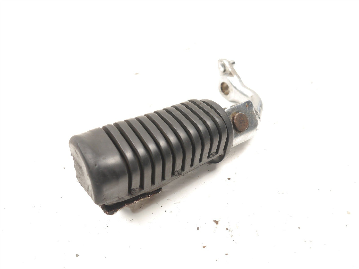 HONDA CB650 SC NIGHTHAWK 1982 FRONT RIGHT FOOTREST & PEG HANGER