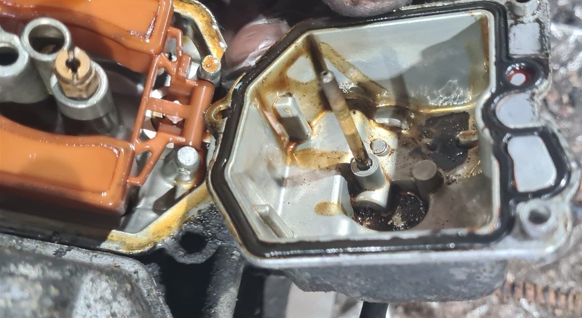 HONDA CB650 SC NIGHTHAWK 1982 CARBURETTORS