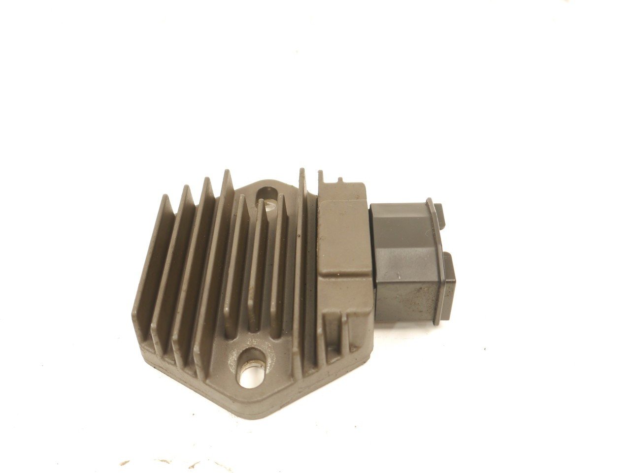 HONDA SES 125 DYLAN 2002-2006 VOLTAGE REGULATOR RECTIFIER