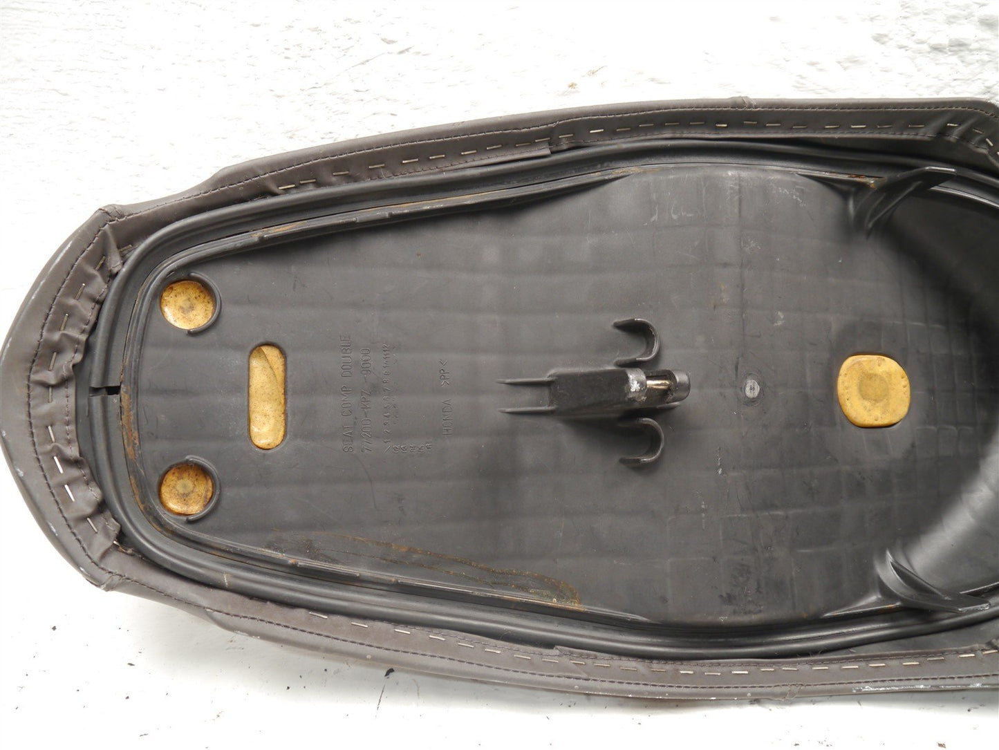 HONDA SES 125 DYLAN 2002-2006 SEAT (RIPPED)