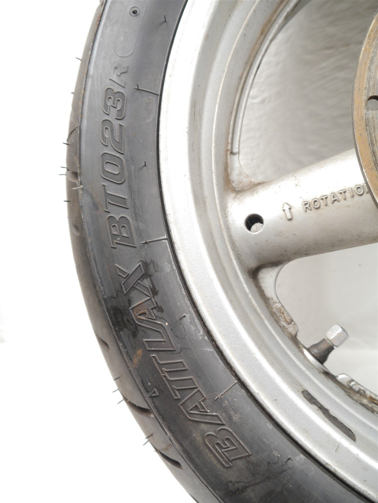 SUZUKI GSX600 F 1999-2006 REAR WHEEL & TIRE