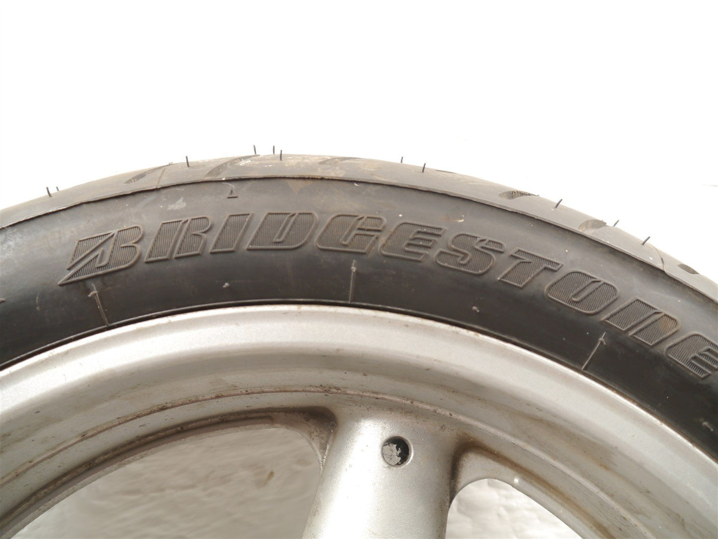 SUZUKI GSX600 F 1999-2006 REAR WHEEL & TIRE