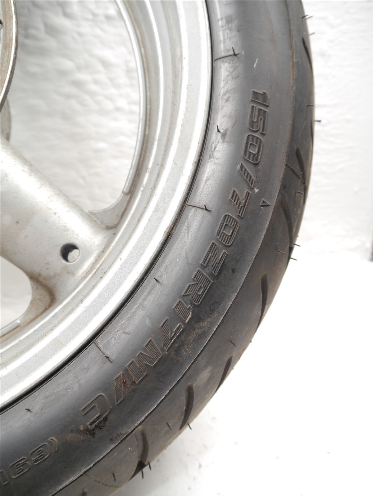 SUZUKI GSX600 F 1999-2006 REAR WHEEL & TIRE