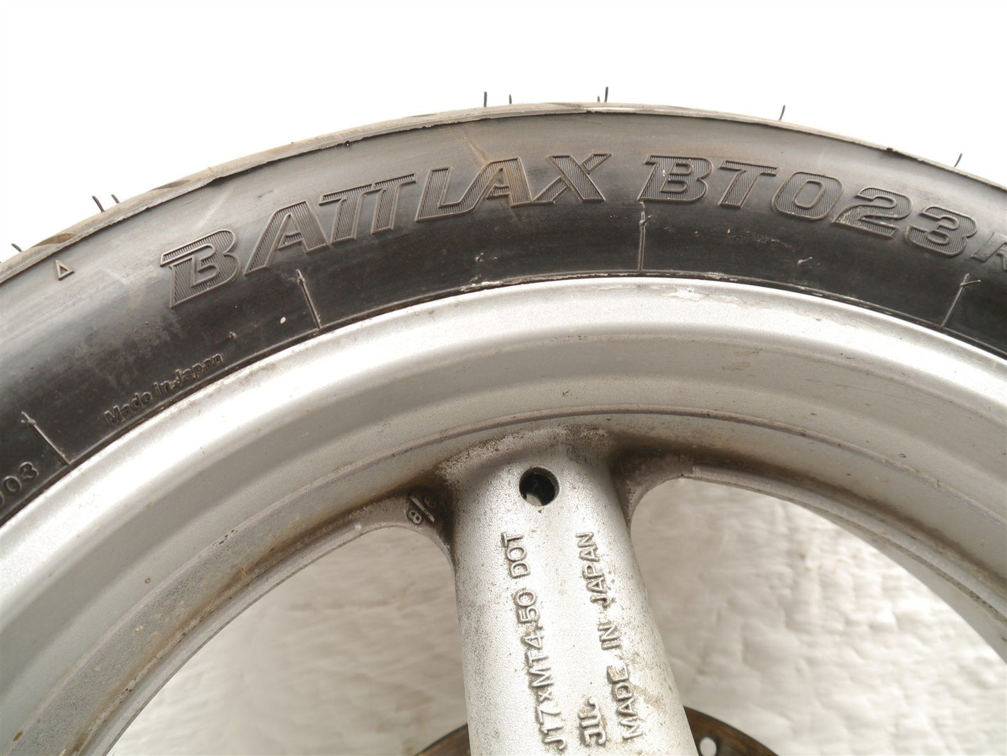 SUZUKI GSX600 F 1999-2006 REAR WHEEL & TIRE