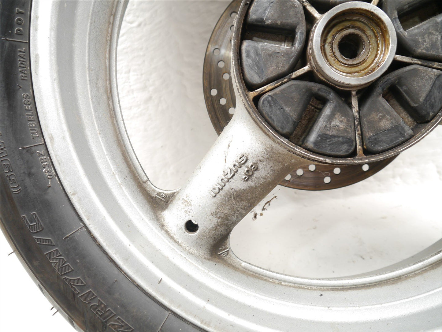 SUZUKI GSX600 F 1999-2006 REAR WHEEL & TIRE