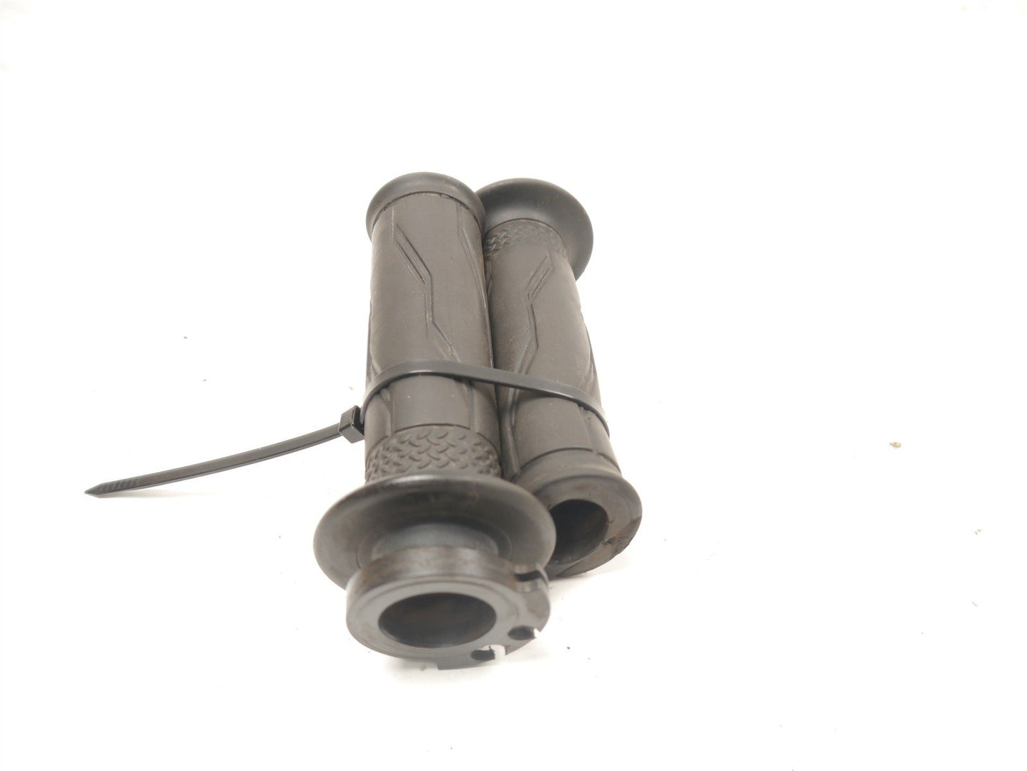 YAMAHA XSR125 2021-2026 THROTTLE TUBE & GRIPS