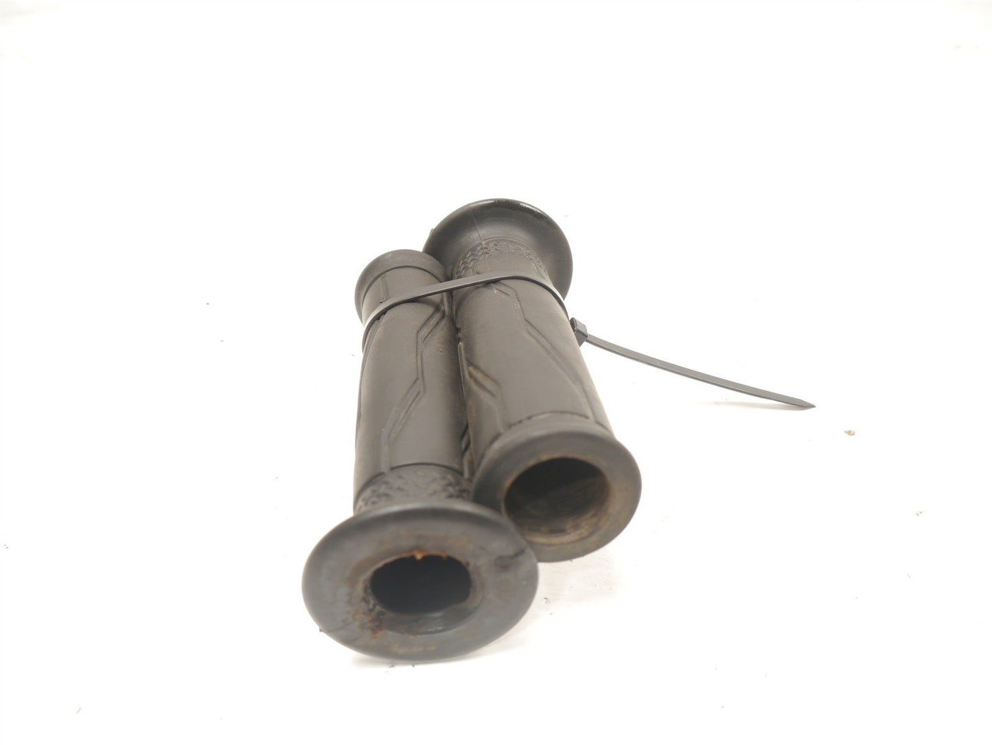 YAMAHA XSR125 2021-2026 THROTTLE TUBE & GRIPS
