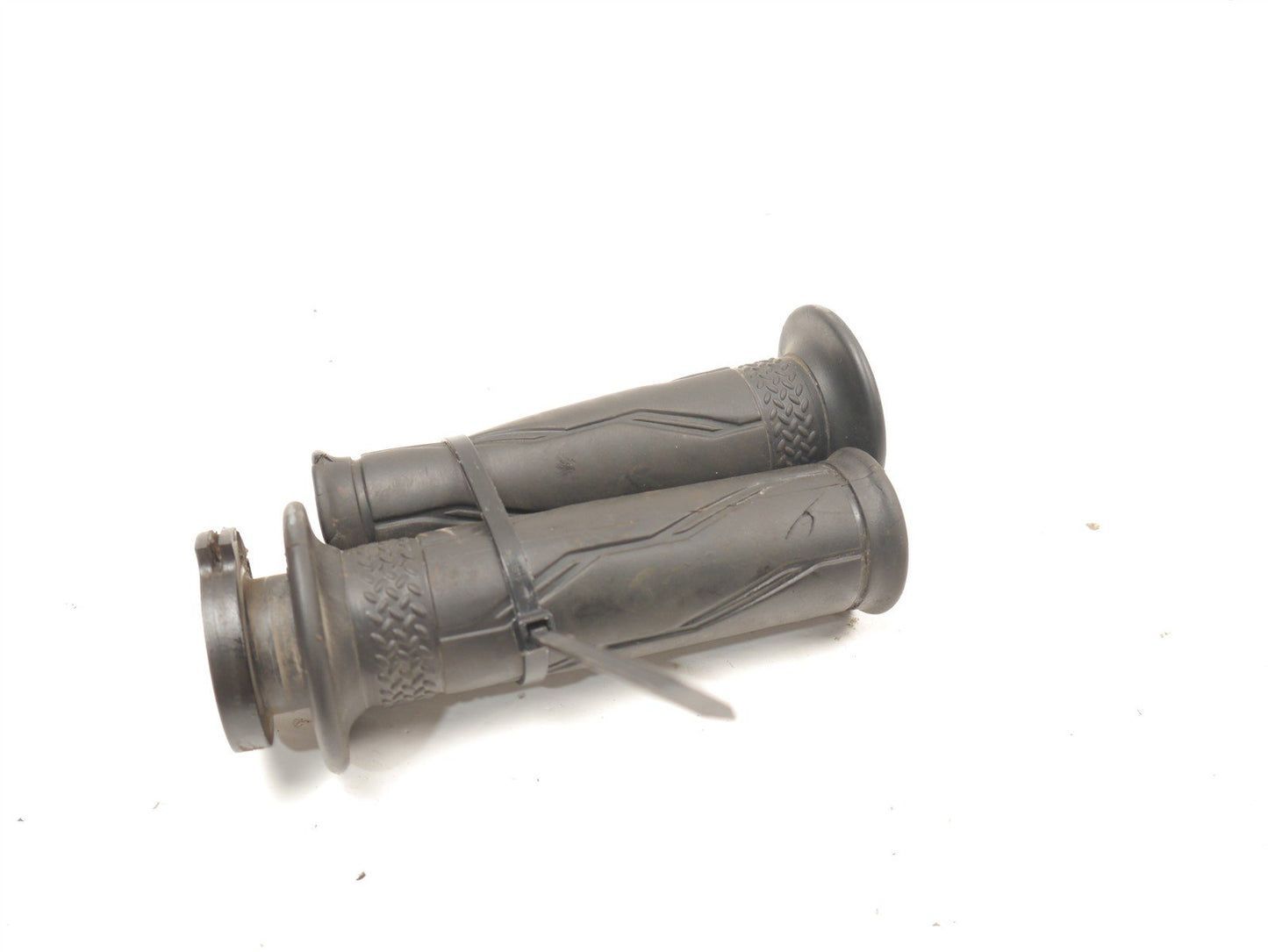 YAMAHA XSR125 2021-2026 THROTTLE TUBE & GRIPS