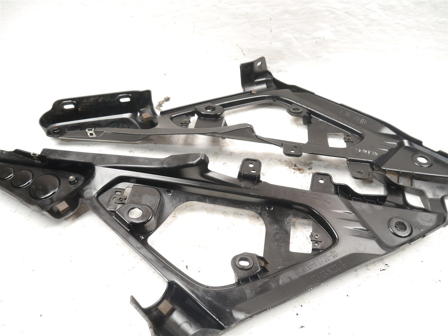 YAMAHA XSR125 2021-2026 SIDE PANELS
