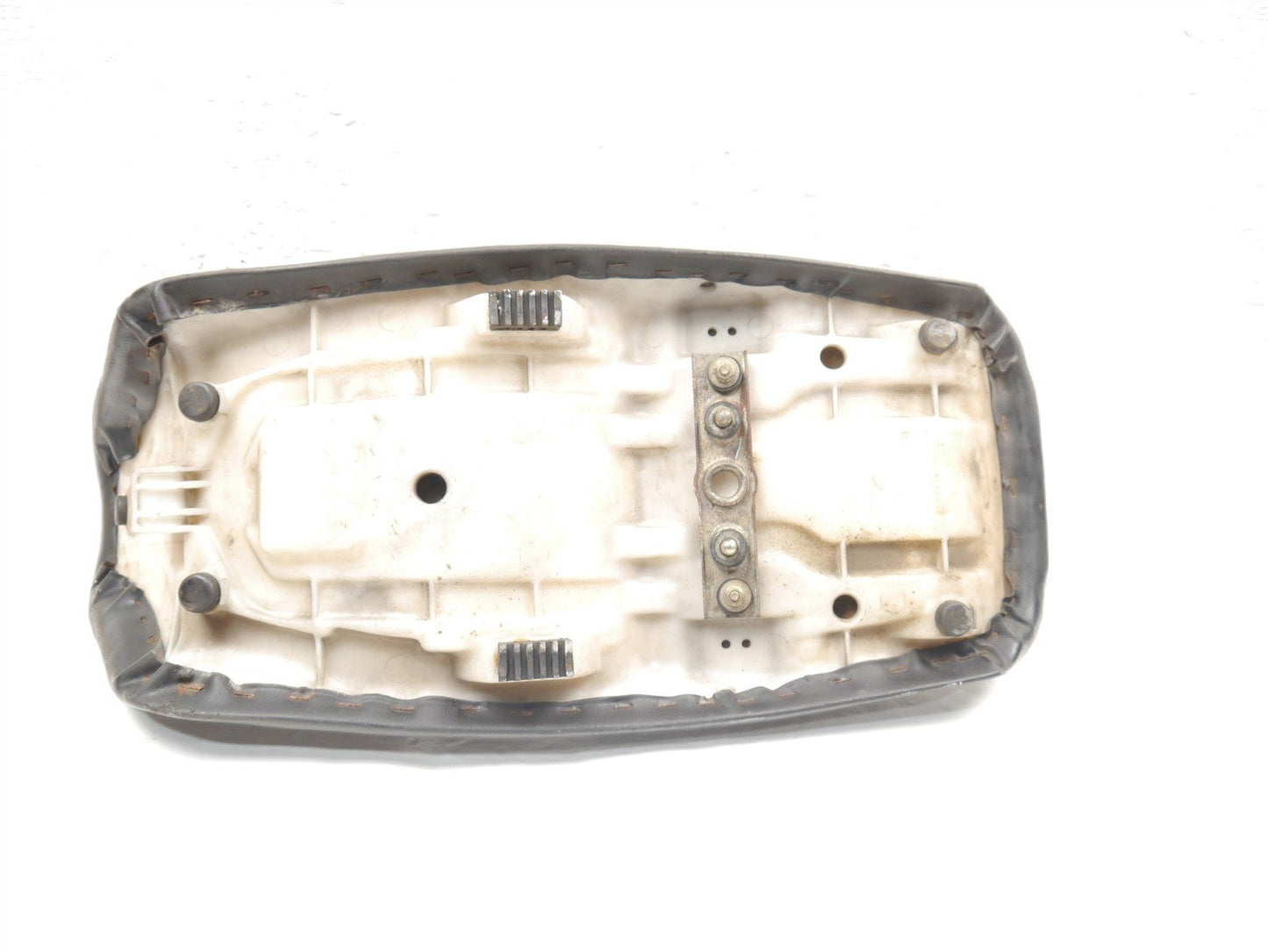 SUZUKI VX800 SEAT