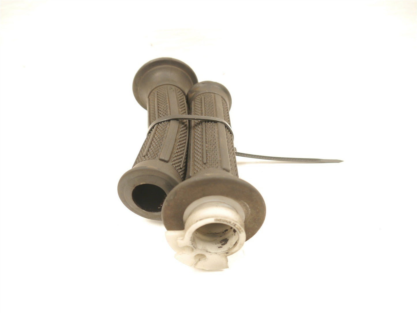 SUZUKI VX800 THROTTLE TUBE & GRIPS