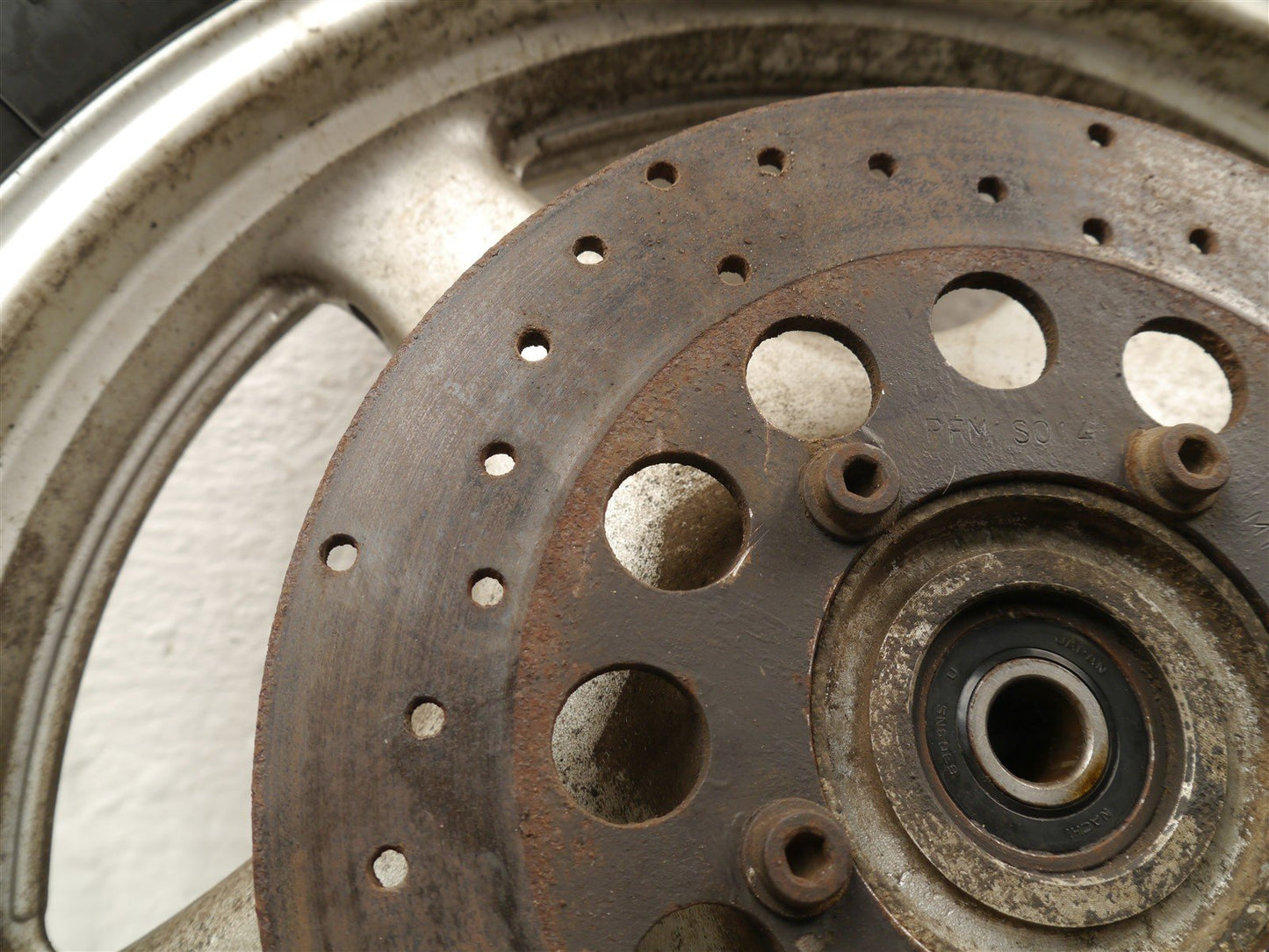 SUZUKI VX800 REAR WHEEL & TIRE