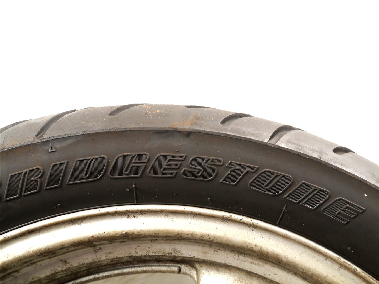 SUZUKI VX800 REAR WHEEL & TIRE