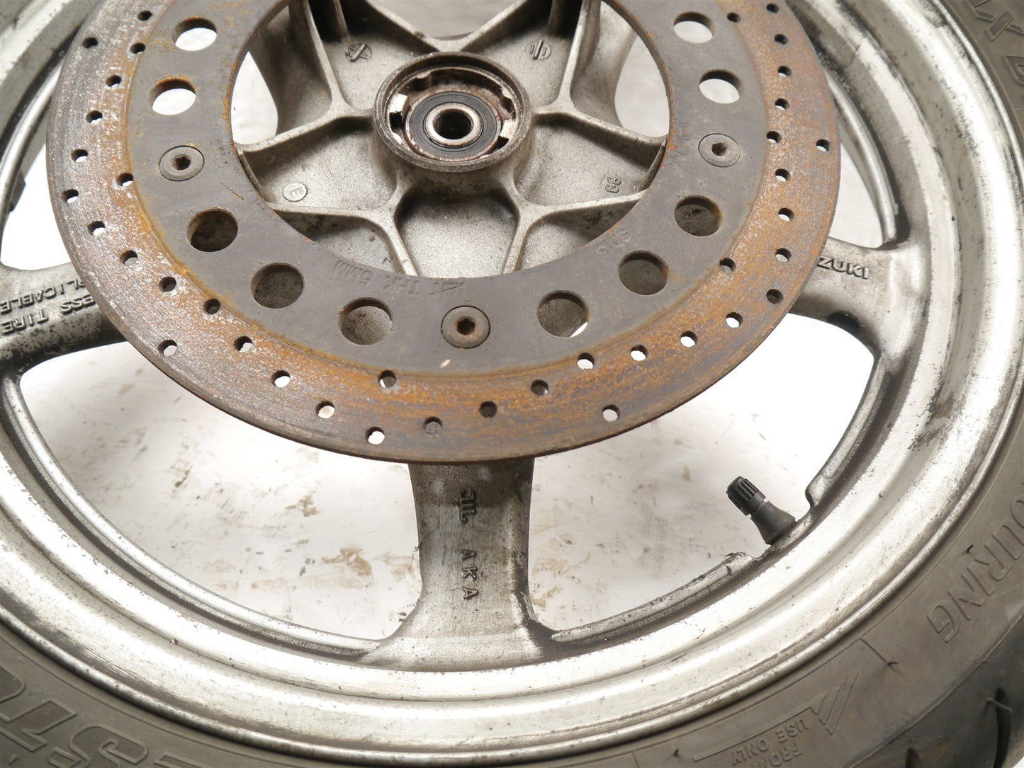 SUZUKI VX800 FRONT WHEEL & TIRE