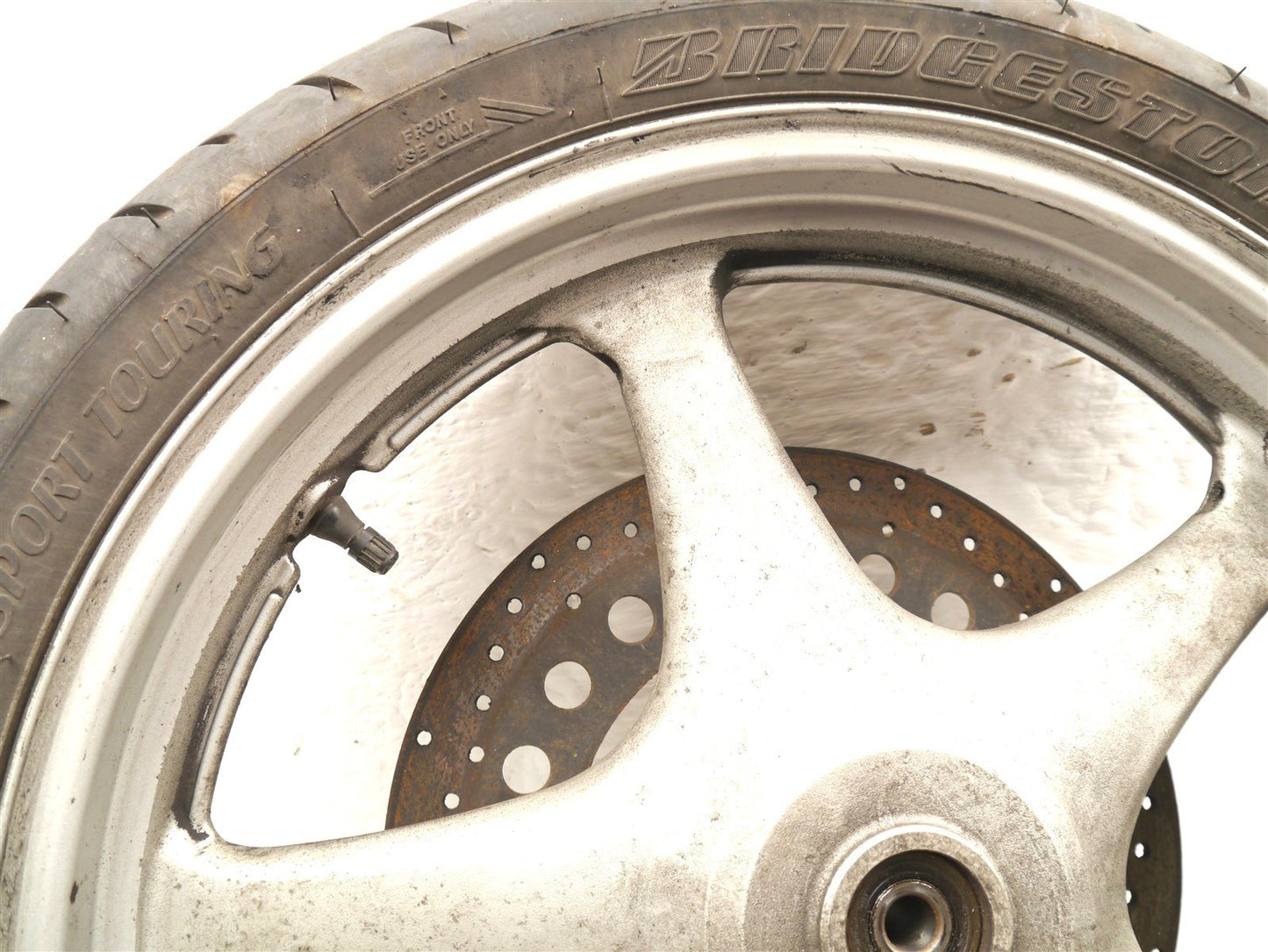 SUZUKI VX800 FRONT WHEEL & TIRE