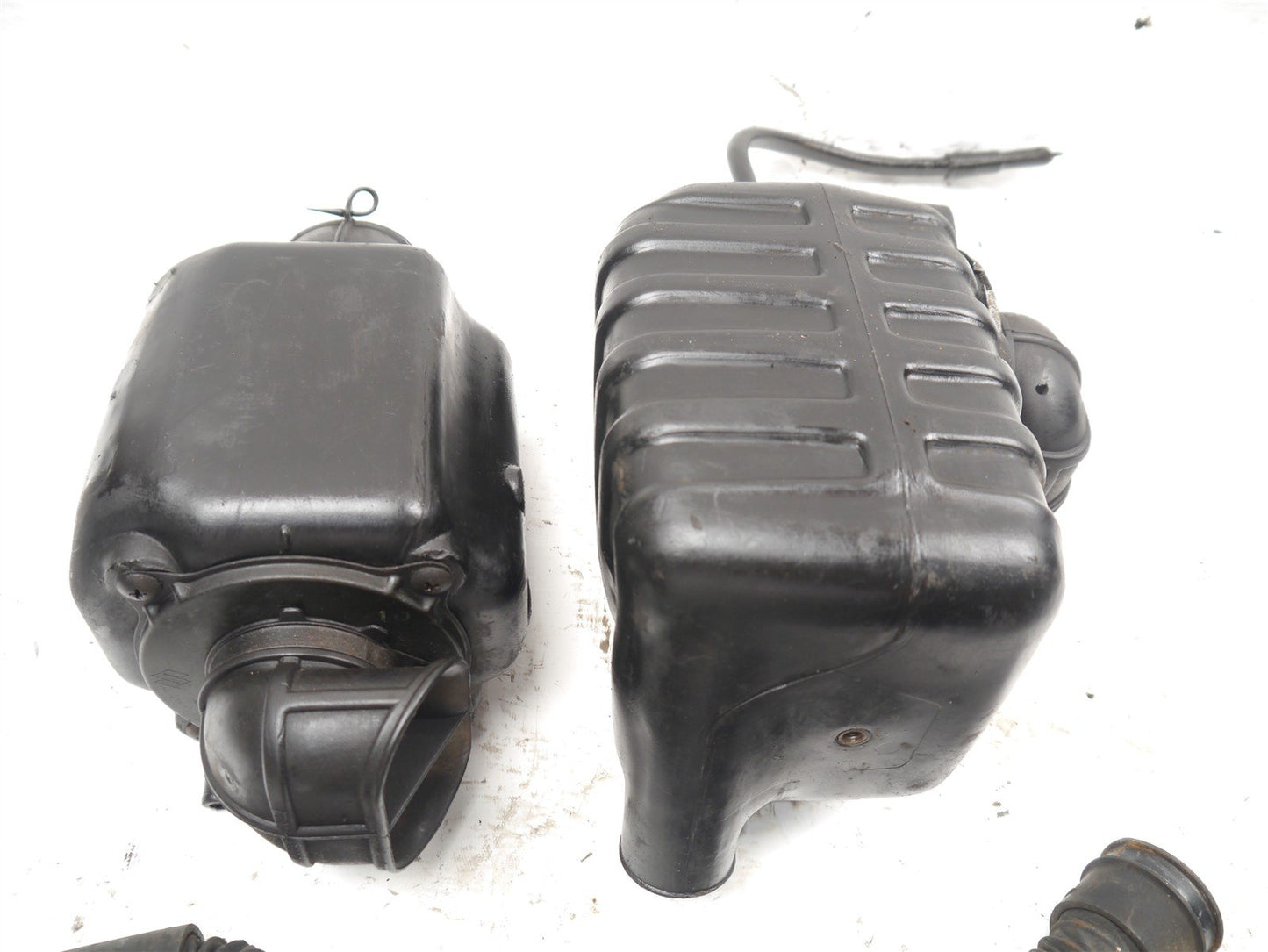 SUZUKI VX800 AIRBOX ASSEMBLIES AND RUBBERS