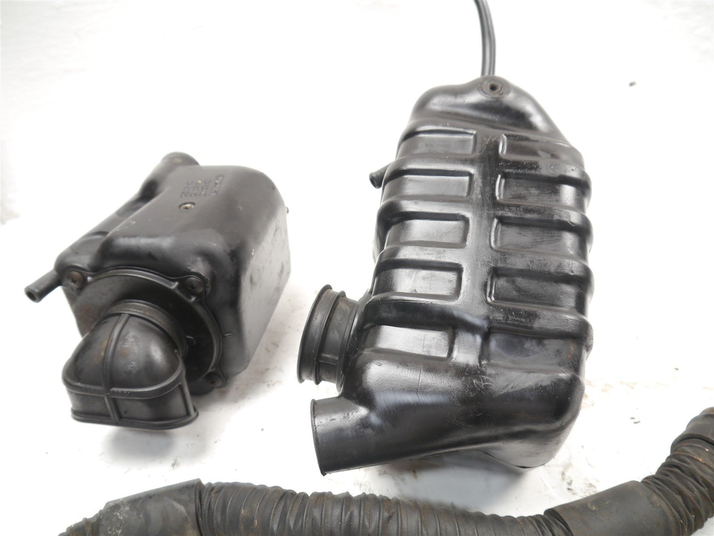 SUZUKI VX800 AIRBOX ASSEMBLIES AND RUBBERS