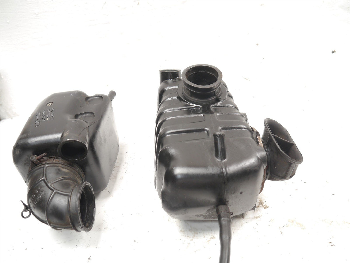 SUZUKI VX800 AIRBOX ASSEMBLIES AND RUBBERS