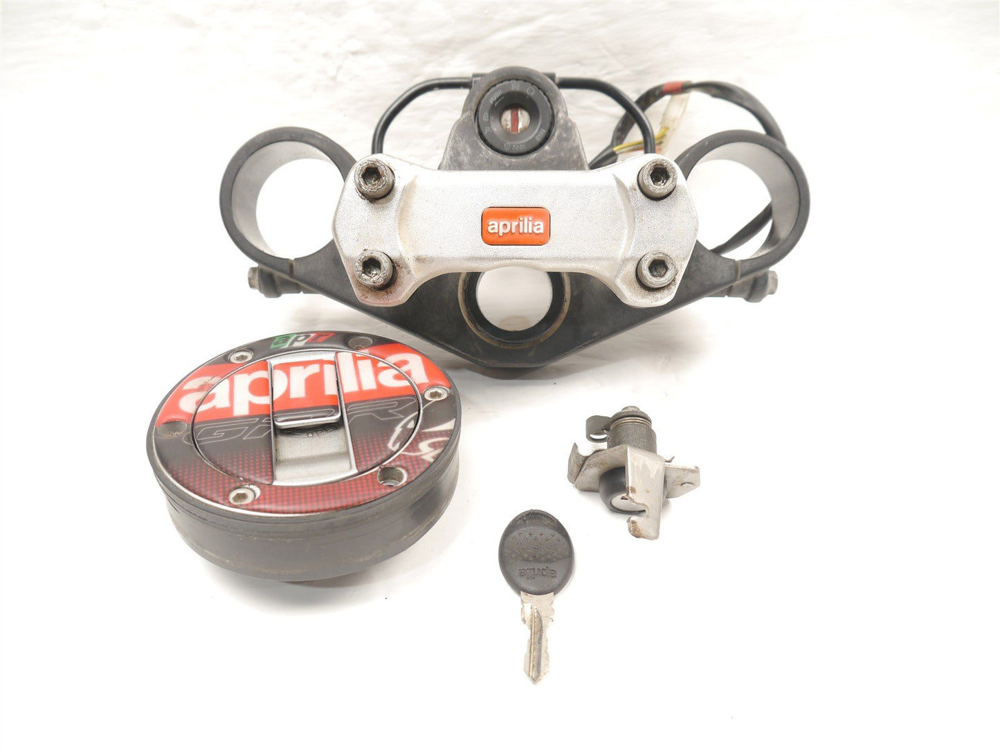 APRILIA CAPONORD ETV 1000 2001-2004 IGNITION SEAT FUEL LOCK SET & TOP FORK YOKE