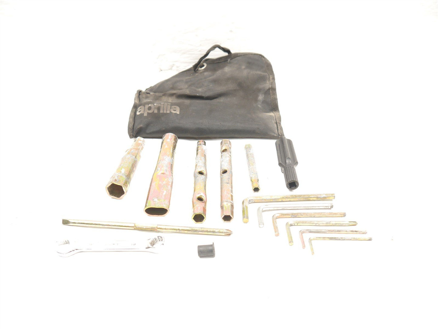 APRILIA CAPONORD ETV 1000 2001-2004 TOOL KIT (MINOR DAMAGE)