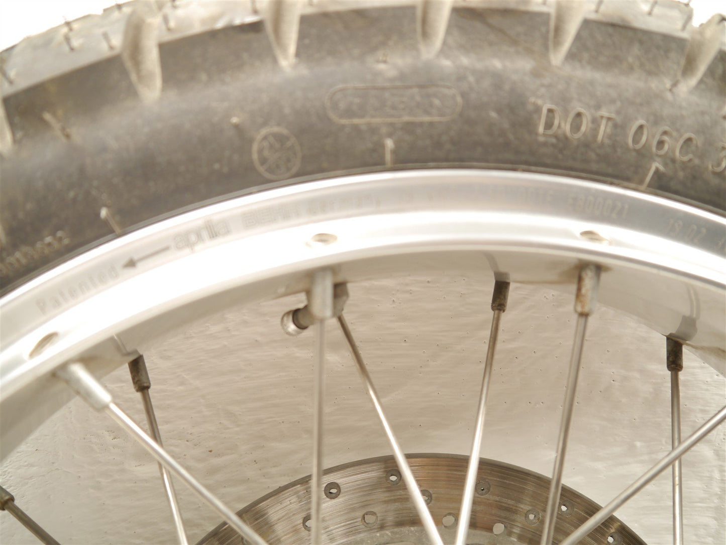 APRILIA CAPONORD ETV 1000 2001-2004 FRONT WHEEL AND TIRE