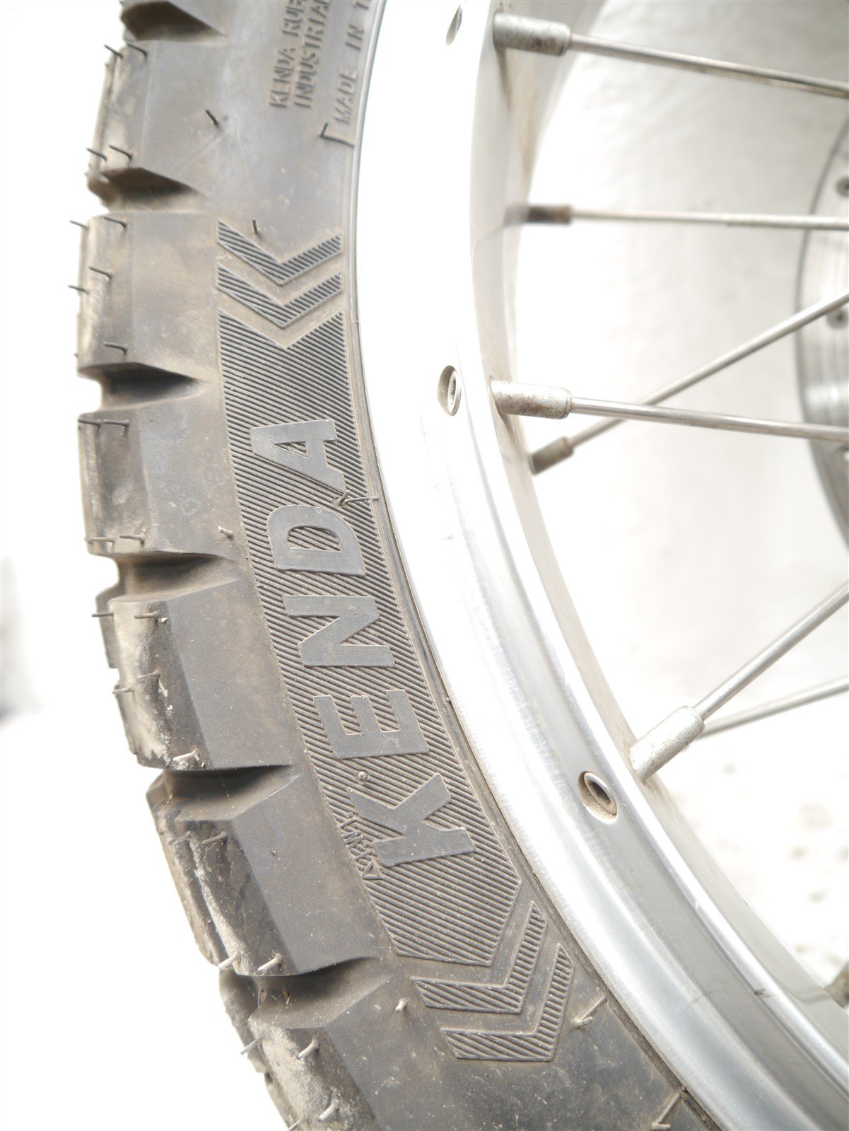 APRILIA CAPONORD ETV 1000 2001-2004 FRONT WHEEL AND TIRE