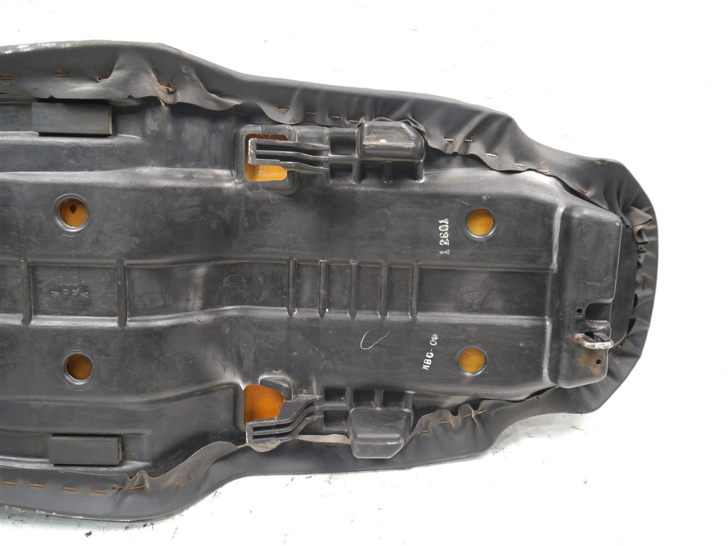HONDA VFR800 1998-2001 SEAT (TORN)