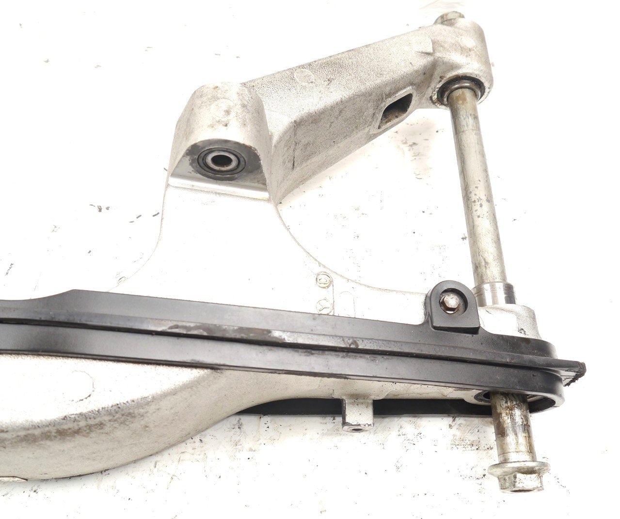 HONDA VFR800 1998-2001 SWINGARM HUB ASSEMBLY