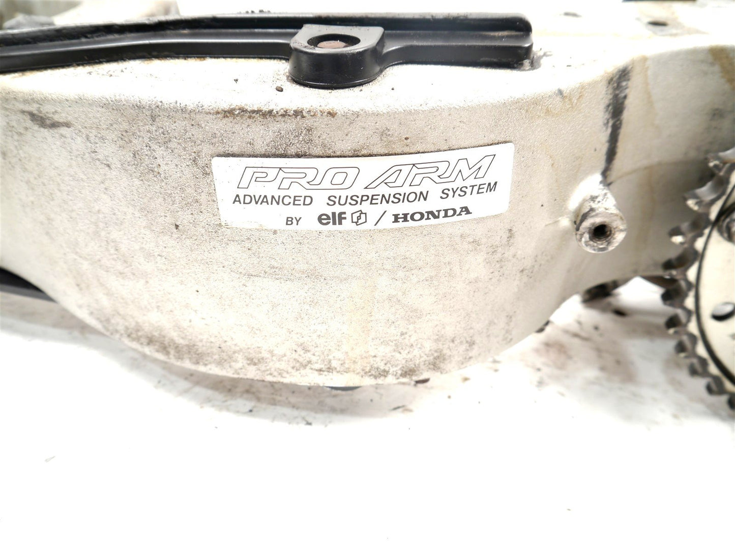 HONDA VFR800 1998-2001 SWINGARM HUB ASSEMBLY
