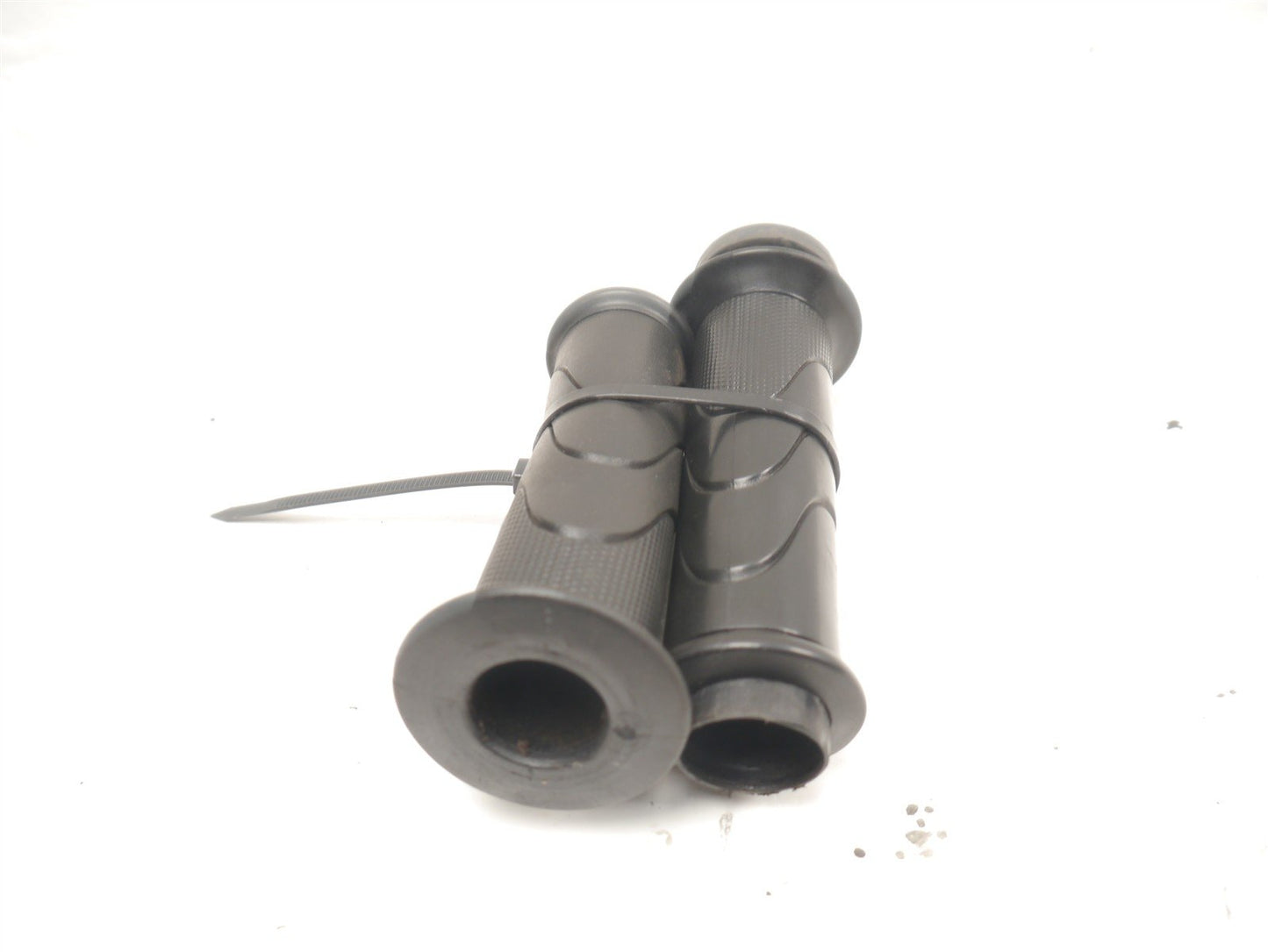 YAMAHA GPD NMAX 125 2015-2020 THROTTLE TUBE & GRIPS