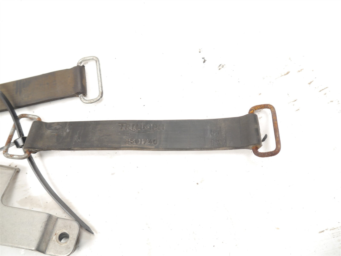TRIUMPH BONNEVILLE 865 2008-2015 BATTERY CLAMP AND STRAPS OEM