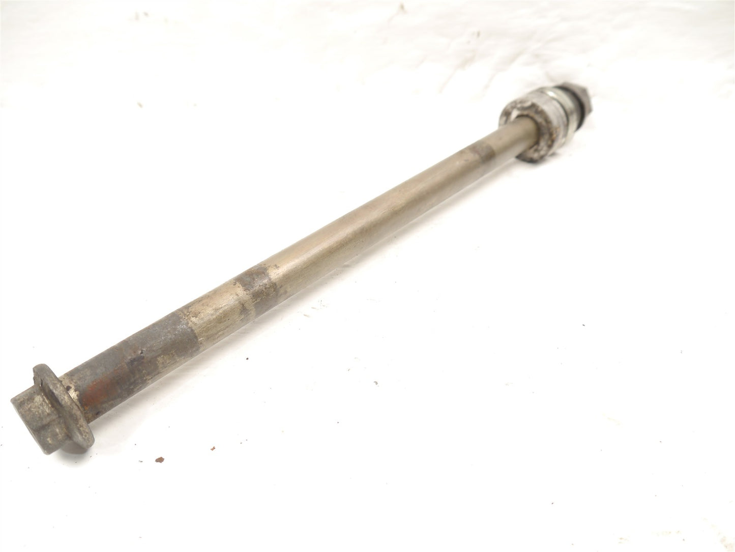 TRIUMPH BONNEVILLE 865 2008-2015 REAR WHEEL SPINDLE