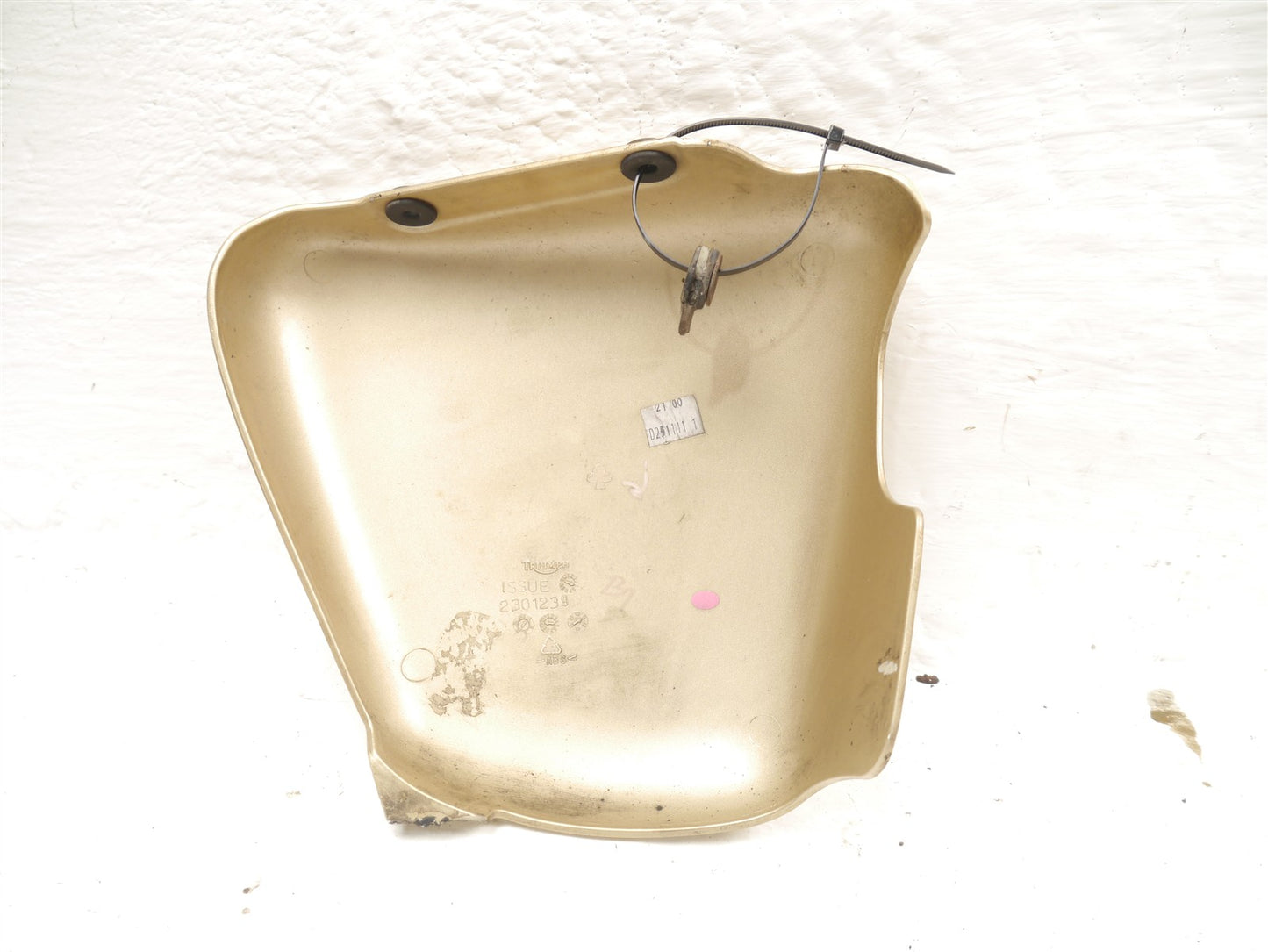TRIUMPH BONNEVILLE 865 2008-2015 LEFT SIDE PANEL (DAMAGED)