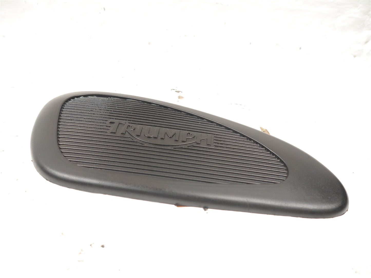 TRIUMPH BONNEVILLE 865 2008-2015 LEFT TANK BADGE RUBBER