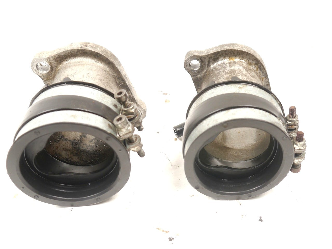 TRIUMPH BONNEVILLE 865 2008-2015 INTAKE MANIFOLDS & RUBBERS