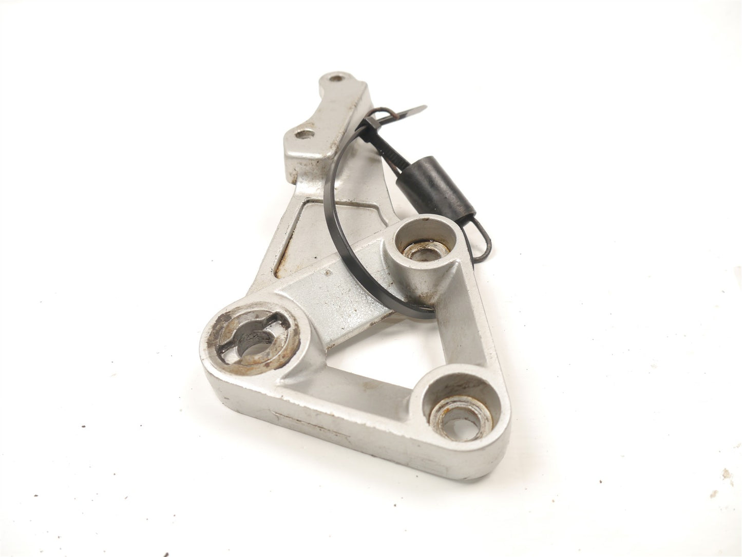 SUZUKI SV650 1999-2002 FRONT RIGHT FOOTREST HANGER