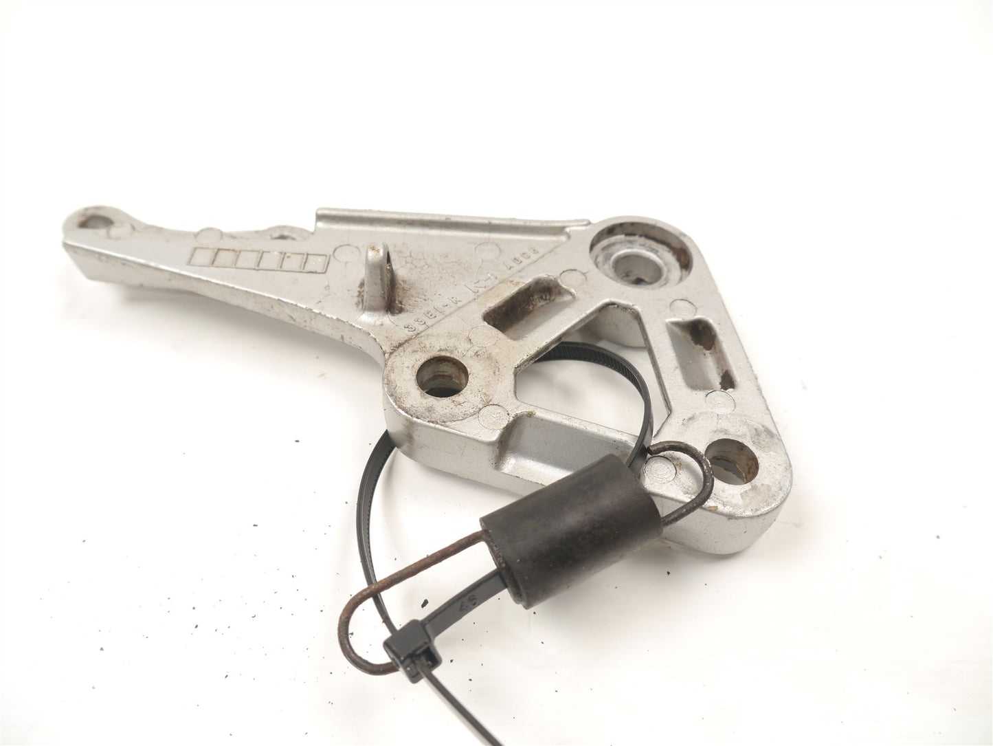 SUZUKI SV650 1999-2002 FRONT RIGHT FOOTREST HANGER