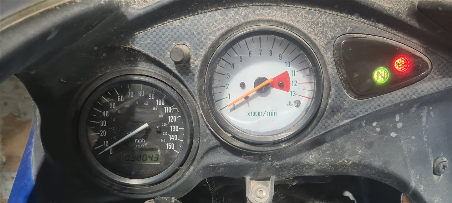 SUZUKI SV650 1999-2002 CLOCKS SPEEDOMETER 38K