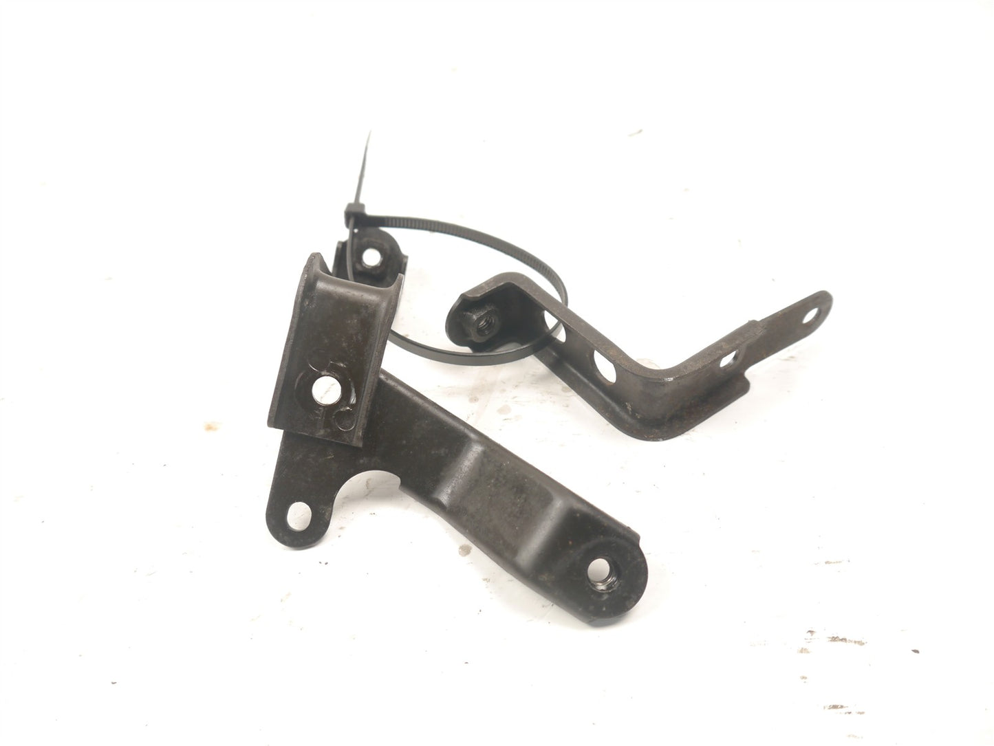 SUZUKI SV650 1999-2002 MAIN FAIRING SIDE MOUNTS X 2