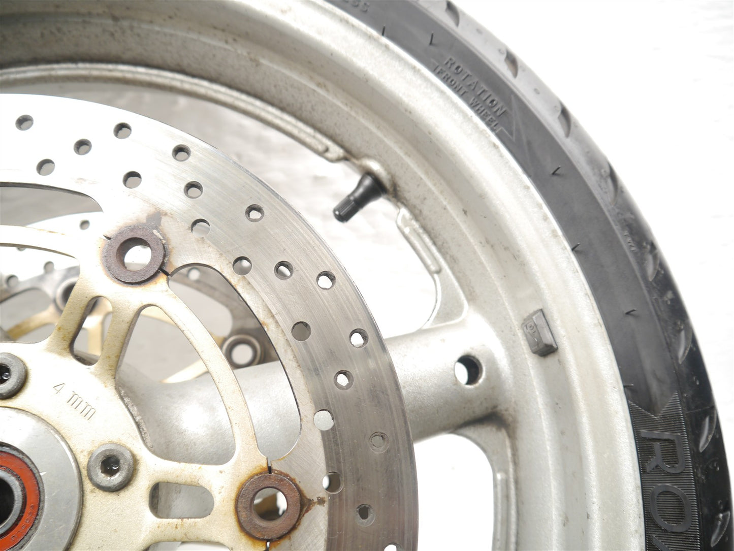 SUZUKI SV650 1999-2002 FRONT WHEEL AND TIRE