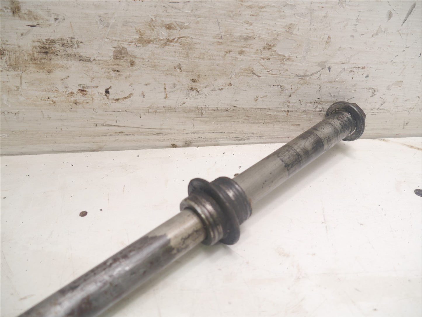 HONDA CBR600 F4 1999-2000 REAR WHEEL SPINDLE AXLE