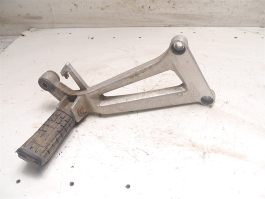 HONDA CBR125R CBR125 CBR 125 R 2004-2006 RIGHT REAR FOOTREST HANGER AND PEG